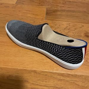 New Rothy’s sneakers in Maritime Gradient size 10